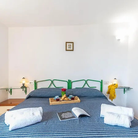 Laura - Happy Apartment *